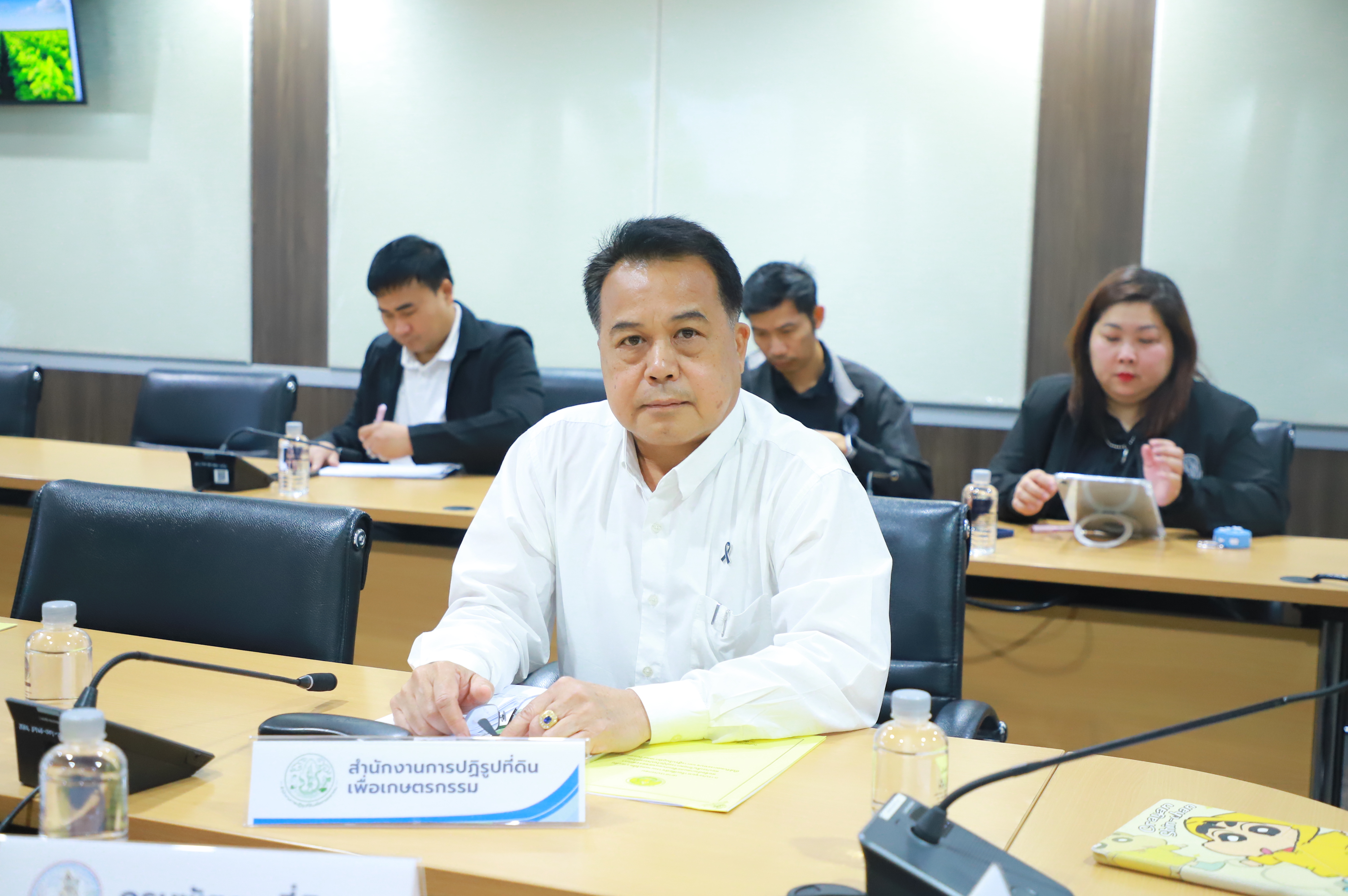 title - ส.ป.ก. ร่วมประชุมหารือเพื่อพิจารณาให้ความคิดเห็นต่อข้อสังเกตุและข้อเสนอแนะของวุฒิสภาต่อประเด็นวิกฤตการณ์ปุ๋ยในประเทศไทยที่ได้รับผลกระทบจากการสู้รบในภูมิภาคตะวันออกกลาง